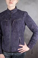 Фиолетовая женская замшевая куртка, размер 46-48 в интернет-магазине todalamoda