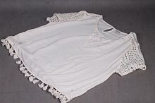 Кремовая блузка с ажурными рукавами и бахромой Cato, размер 62 в интернет-магазине todalamoda