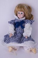 Кукла фарфоровая "Девочка в платье с бантом" в интернет-магазине todalamoda