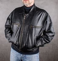 Мужская кожаная куртка черного цвета, размер 52-54 в интернет-магазине todalamoda