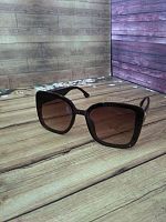 Стильные женские солнцезащитные очки Dior коричневого цвета в интернет-магазине todalamoda