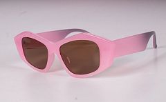 Стильные женские солнцезащитные очки в розовой оправе цвета
