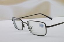 Модные очки для зрения в металлической оправе