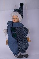 Кукла фарфоровая "Клоун на качелях" в интернет-магазине todalamoda