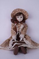 Кукла фарфоровая "Девочка в шляпе" в интернет-магазине todalamoda