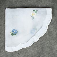 Салфетка белая с вышивкой в интернет-магазине todalamoda